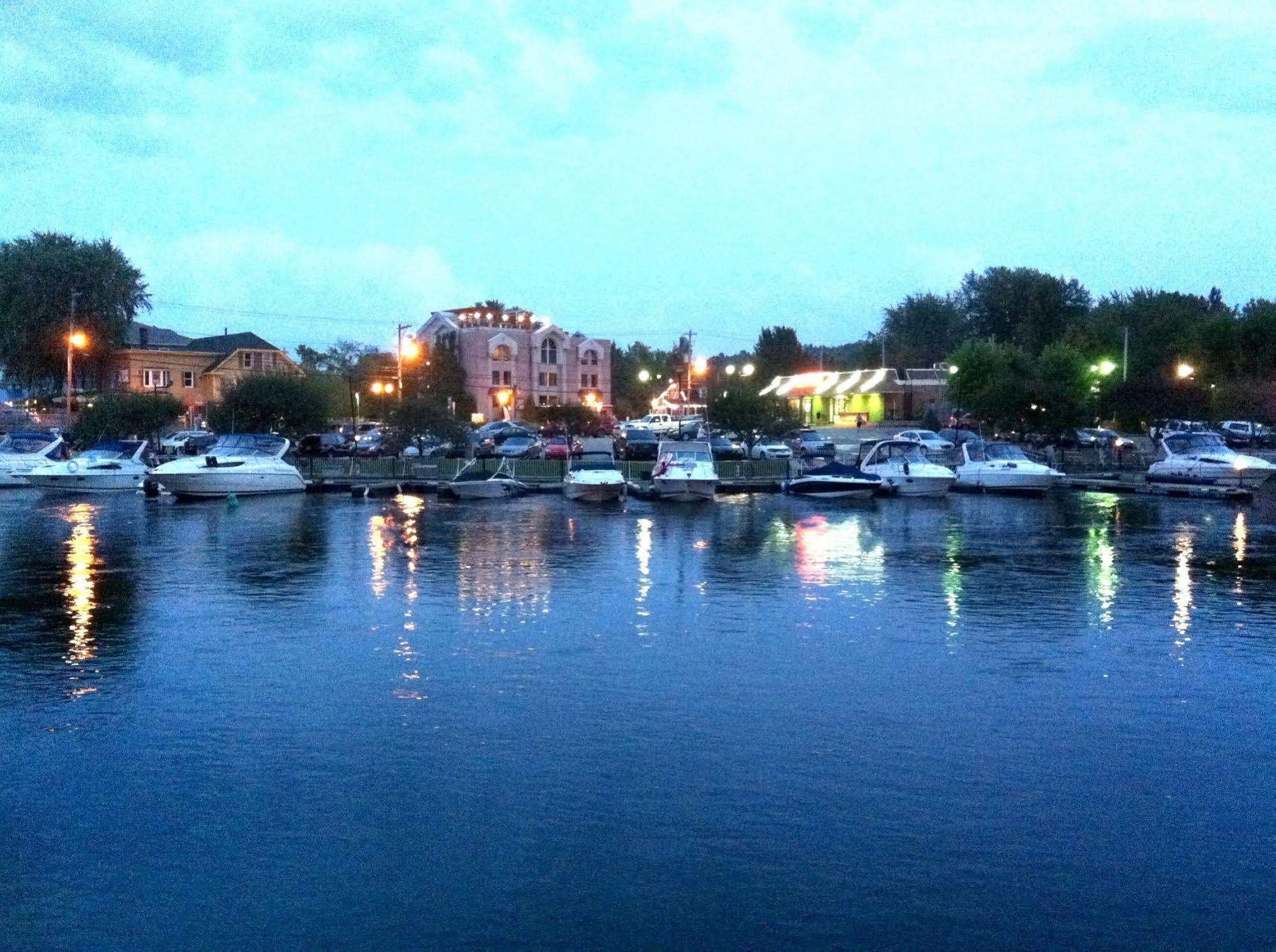 Auberge du Grand Lac Magog Exterior foto